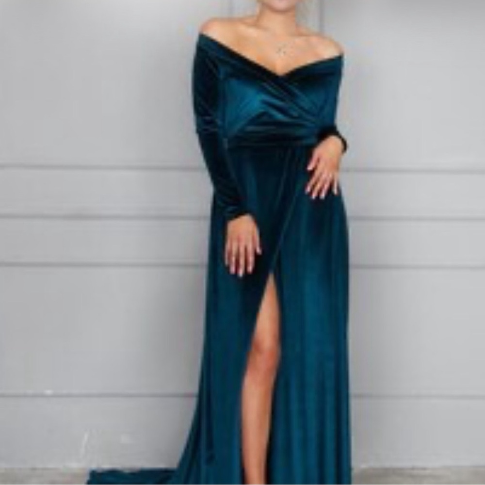 Elegant Dark Teal Velvet Off-Shoulder Maxi Dress
